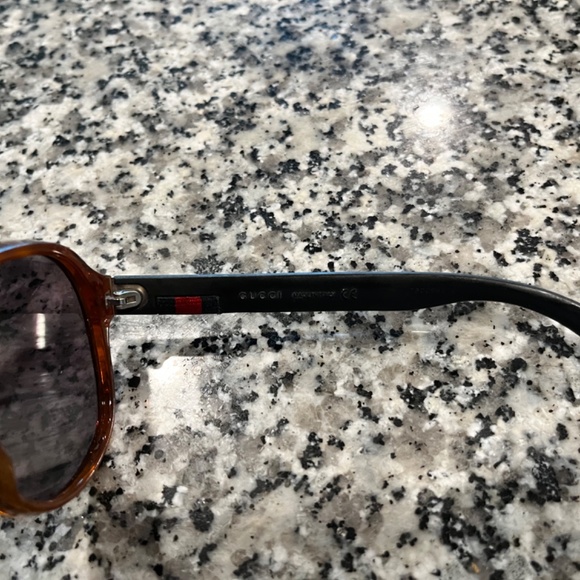 Gucci Sunglasses - Picture 4 of 4